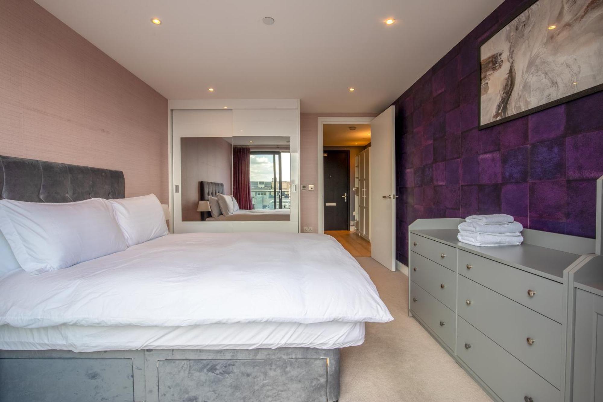 Londwell, Spitalfields & Brick Lane Luxury Balcony Penthouse *
